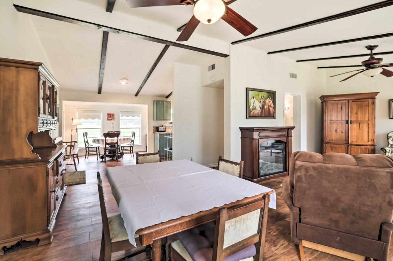 Carmine Cottage With Porch On Beautiful 60-Acre Farm المظهر الخارجي الصورة