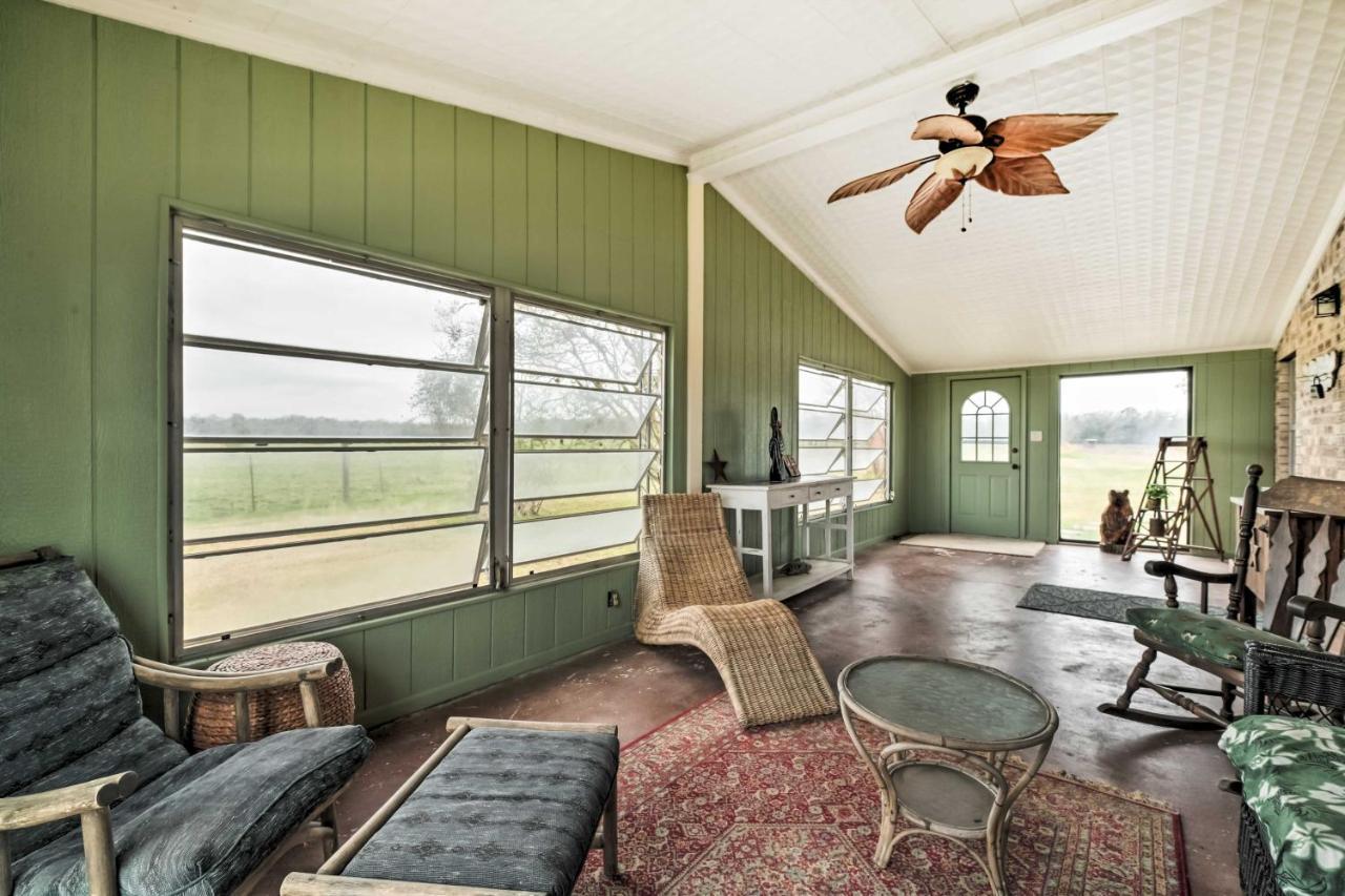 Carmine Cottage With Porch On Beautiful 60-Acre Farm المظهر الخارجي الصورة