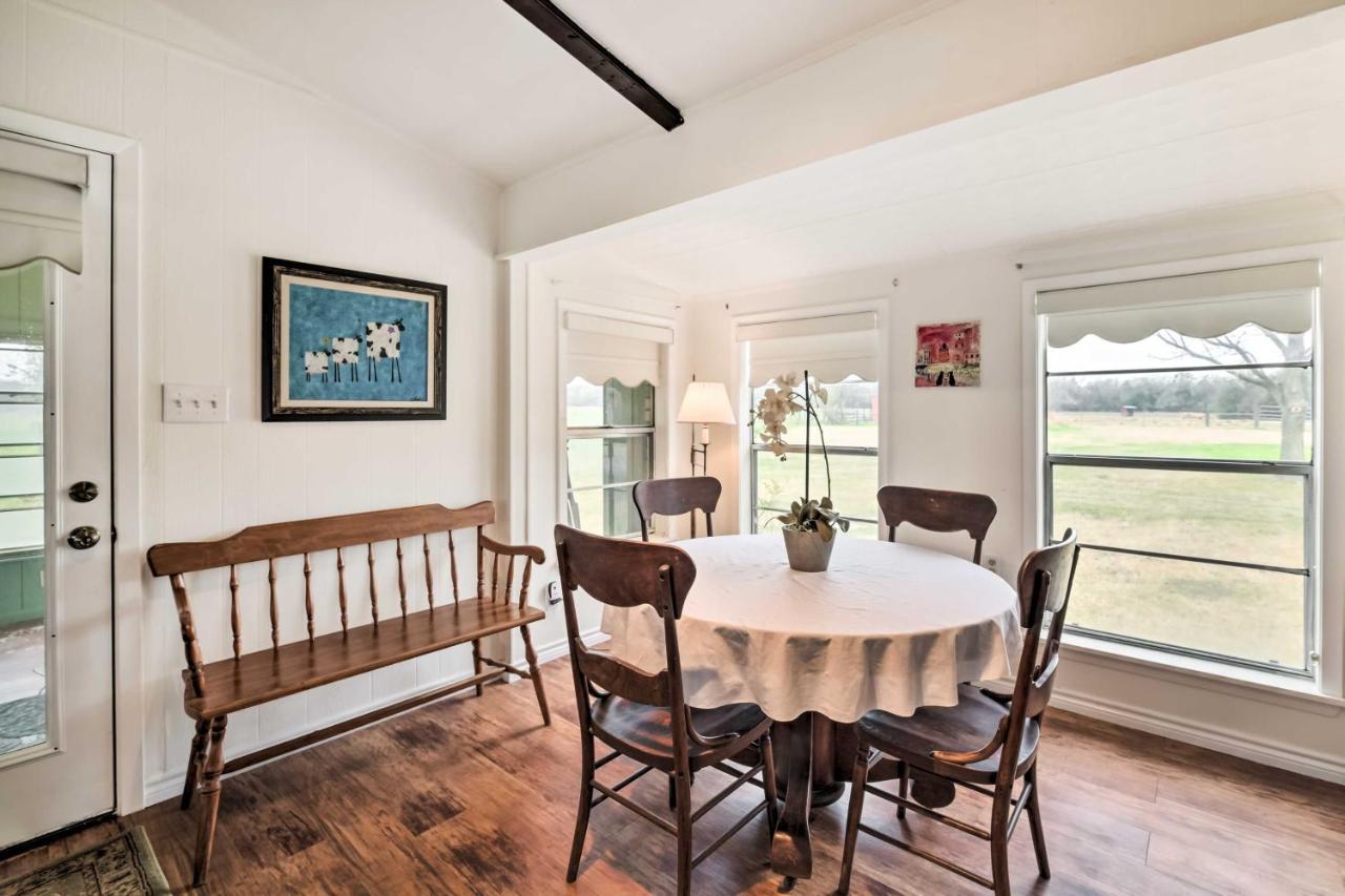 Carmine Cottage With Porch On Beautiful 60-Acre Farm المظهر الخارجي الصورة