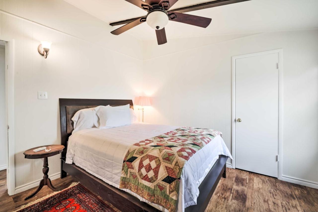 Carmine Cottage With Porch On Beautiful 60-Acre Farm المظهر الخارجي الصورة