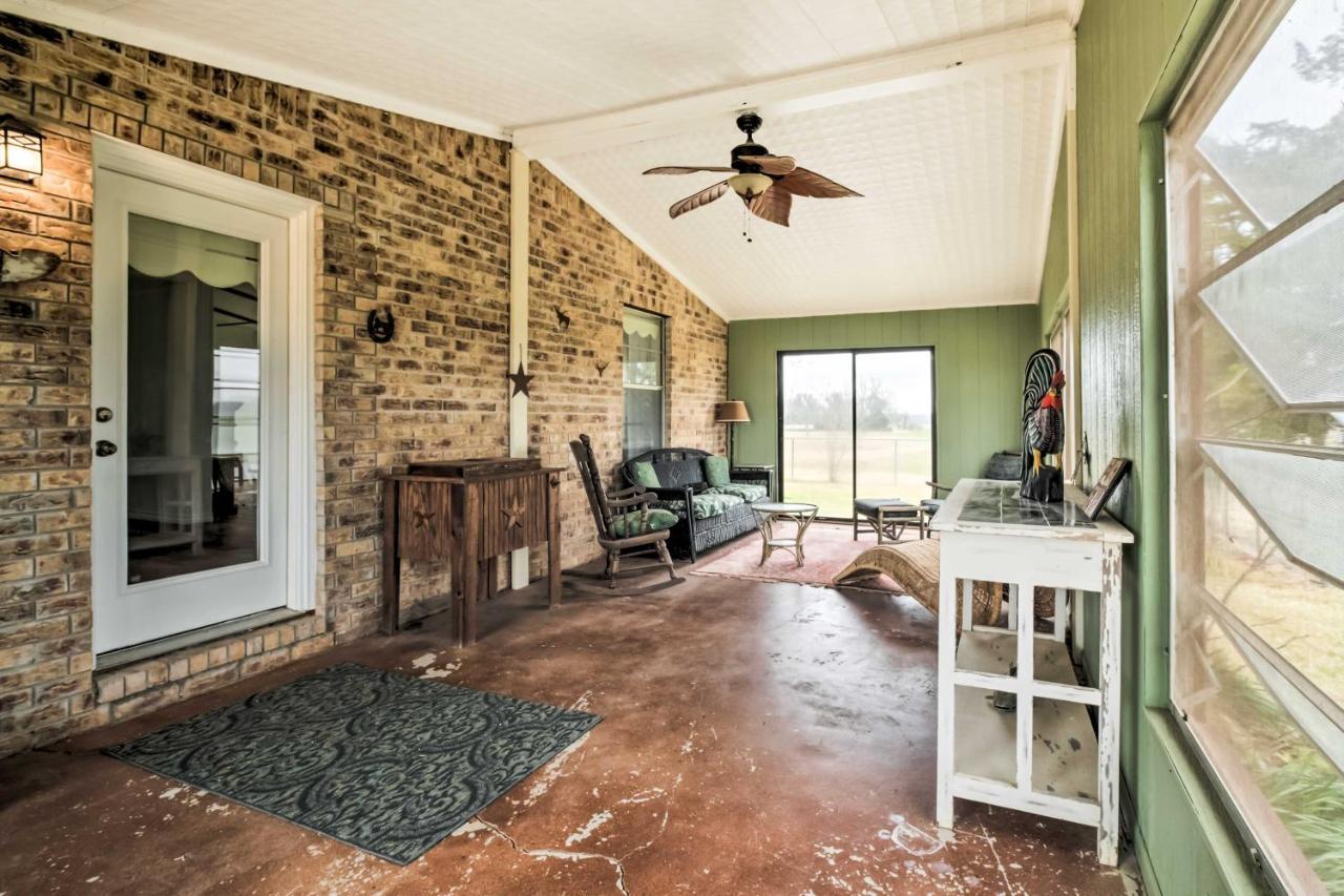 Carmine Cottage With Porch On Beautiful 60-Acre Farm المظهر الخارجي الصورة
